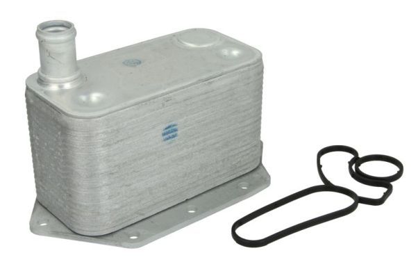 Motorölkühler passt zu: BMW 3 (E46), 3 (E90), 3 (E91), 3 (E92), 3 (E93), 5 (E60), 5 (E61), 6 (E63), 6 (E64), 7 (E65, E66, E67), X3 (E83), X5 (E53), X5 (E70), X6 (E71, E72) 2.5D/3.0D 06.02-12.13