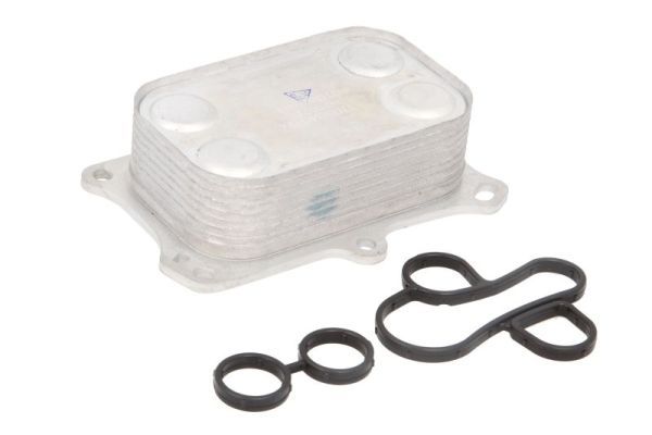 Ölkühler (mit Dichtung) passt zu: ABARTH 124 SPIDER, 500 / 595 / 695, 500C / 595C / 695C, GRANDE PUNTO, PUNTO, PUNTO EVO, ALFA ROMEO GIULIETTA, GIULIETTA/HATCHBACK, MITO 1.4/1.4CNG/1.4LPG 10.07-