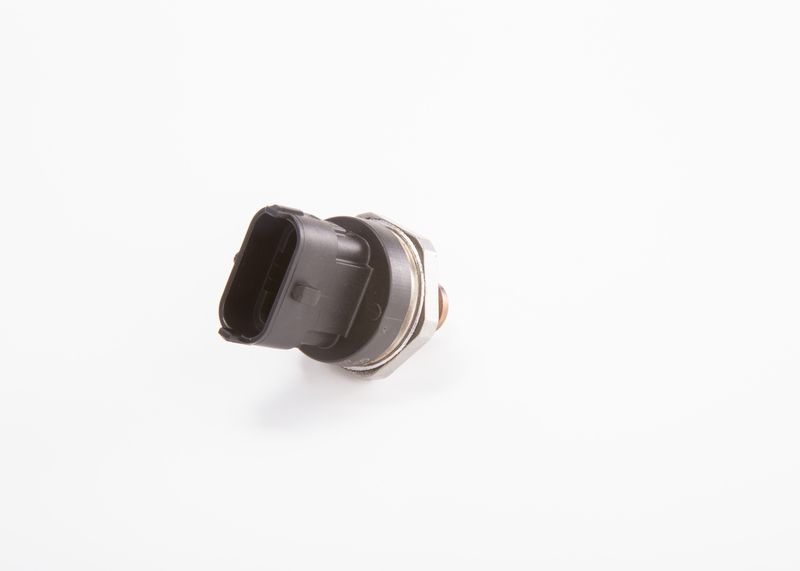 Raildrucksensor passt zu: IVECO DAILY III, RVI MASCOTT, KERAX, MIDLUM, PREMIUM, CITROEN JUMPER I, JUMPER II, FIAT DUCATO, HYUNDAI ACCENT II, ELANTRA III, GETZ, H-1 / STAREX 1.5D-6.2D 02.96-