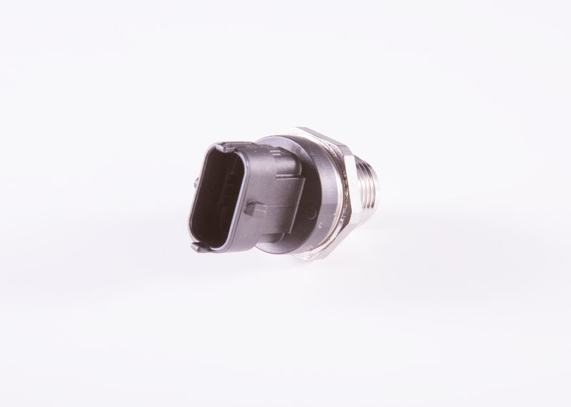 Kraftstoffdrucksensor passt zu: IVECO DAILY IV, MASSIF, POWER DAILY, EUROCARGO I-III, EUROFIRE II, RVI MASCOTT, ALFA ROMEO 147, 156, 159, 166, BRERA, GIULIETTA 1.3D-5.9D 09.00-