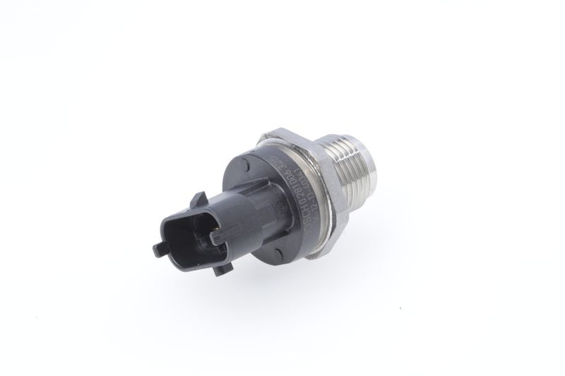 Kraftstoffdrucksensor passt zu: IVECO EUROCARGO I-III, EUROFIRE II, FORD CARGO, CARGO II, TATA LPT, PRIMA, VW CONSTELLATION, DELIVERY, VOLKSBUS, WORKER, NEW HOLLAND TSA F4AE0481A-ISLe5390 09.00-